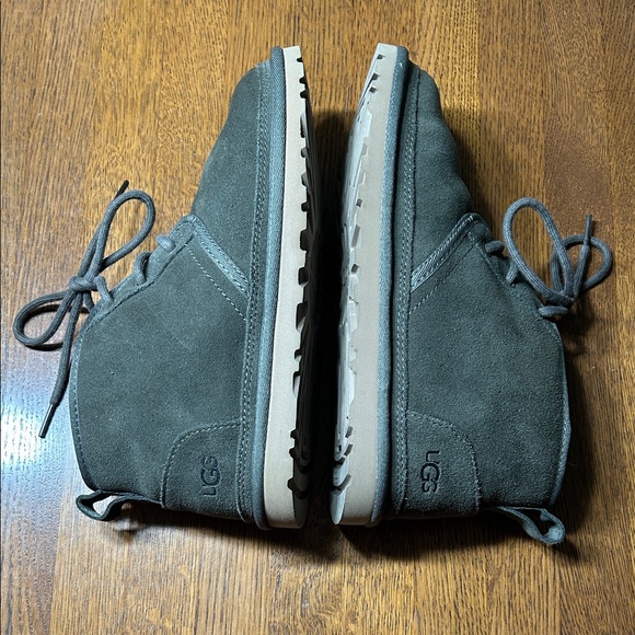 UGG Women’s Neumel Taupe Suede Chukka Boots Size 7 - Picture 4 of 12